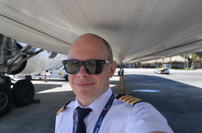 Andrew Gromozdin pilot "Boeing" on demand yrke