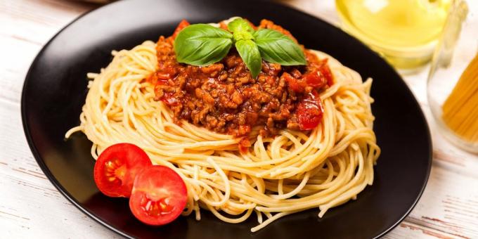 De bästa recepten av rätter: 10 klassiska pasta recept