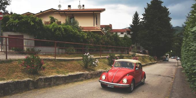 en resa till Italien: bil