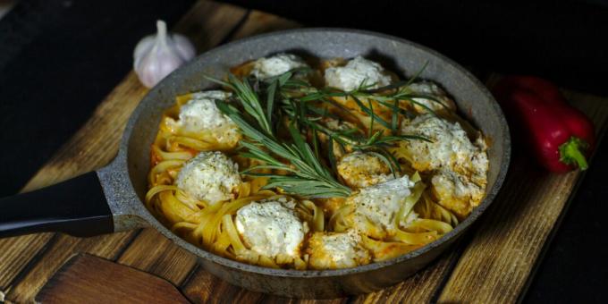 Pastabon med kycklingfärs och grönsaker