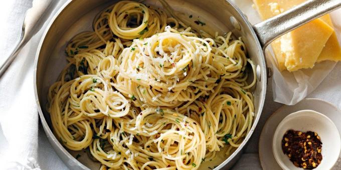 Rätter med vitlök: spaghetti aglio e olio
