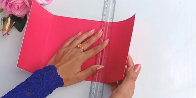 Födelsedagskort med dina egna händer: klipp från rosa kraftigare papper 30 x 15 cm detalj