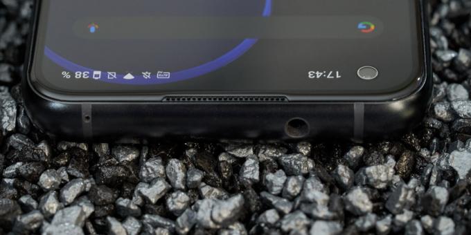 Recension av Asus Zenfone 8 - ett fullfjädrat flaggskepp i en kompakt kaross