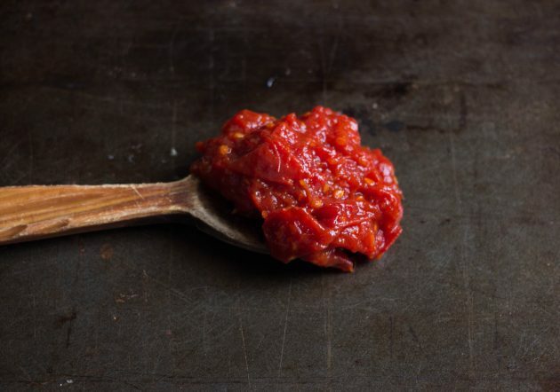 Tomatsylt: Låt tomaterna stå på elden i ungefär en och en halv timme