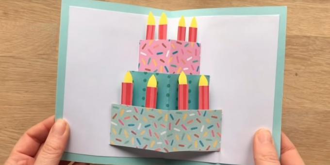Hur man gör ett kort med en tårta med händerna