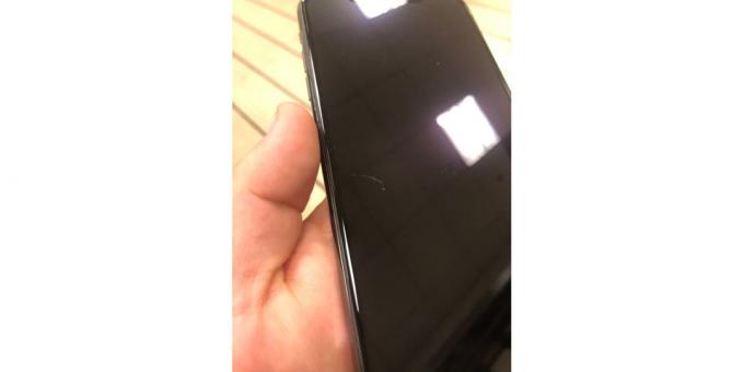 11 iPhone-ägare klagar på att skärmen är repad utan anledning