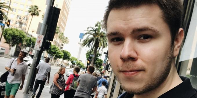 Chefredaktör Vadim DTF Yelistratov: selfie med Hollywood Boulevard