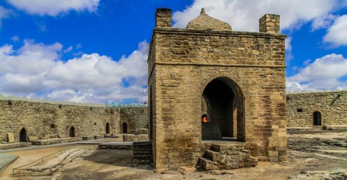 Vila i Azerbajdzjan Ateshgah tempel