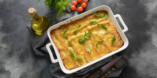 Cannelloni med kycklingfärs med bechamelsås