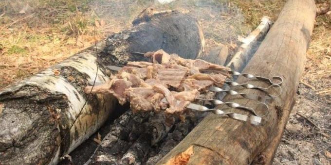 Hur du gör din egna händer BBQ trä