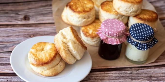 Klar på 30 minuter. Frodiga bullar med ost