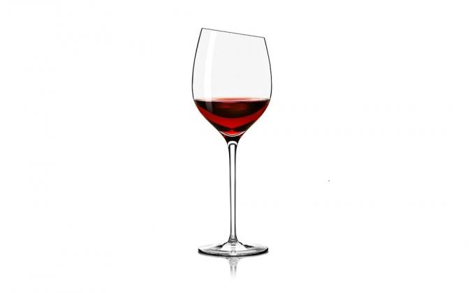 Ett glas rött vin Bordeaux