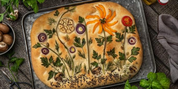 Ljus focaccia med grönsaker