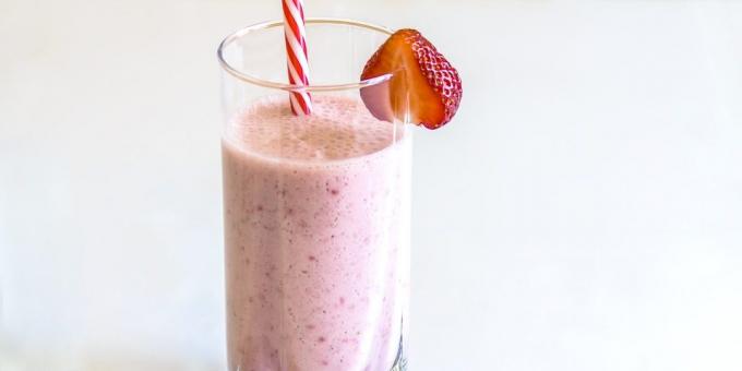 Smoothie med jordgubbar, banan, Chia frön och jordnötssmör