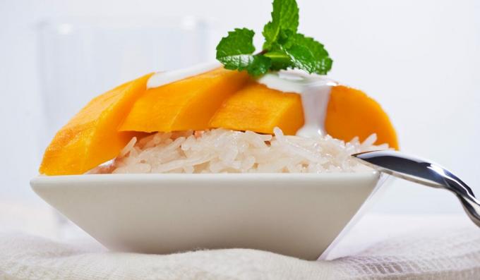 Thailändskt ris med mango och kokosmjölk