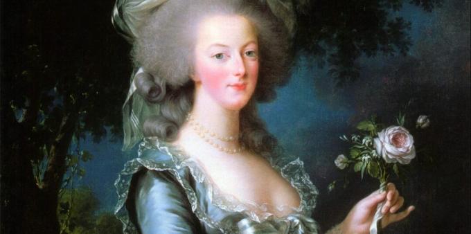 Marie Antoinette sa: "Om de inte har något bröd, låt dem äta kakor."