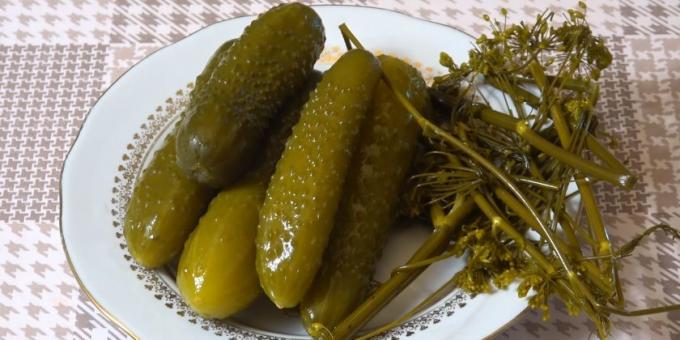 Hur man pickle gurka: pickles med rågbröd