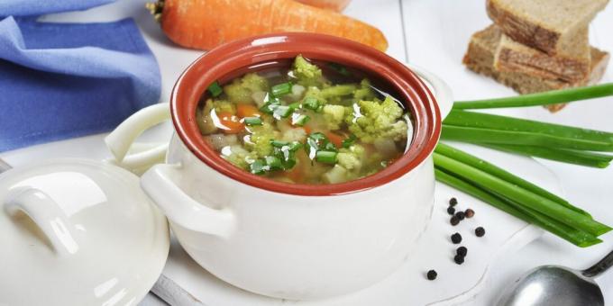 Mager soppa med bönor, broccoli och svamp