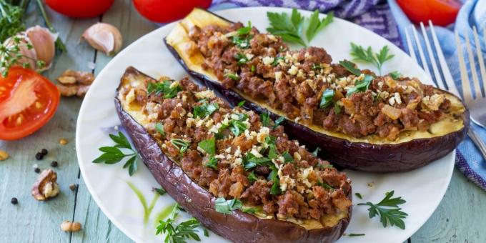 Auberginebåtar med lamm och granatäppelsås