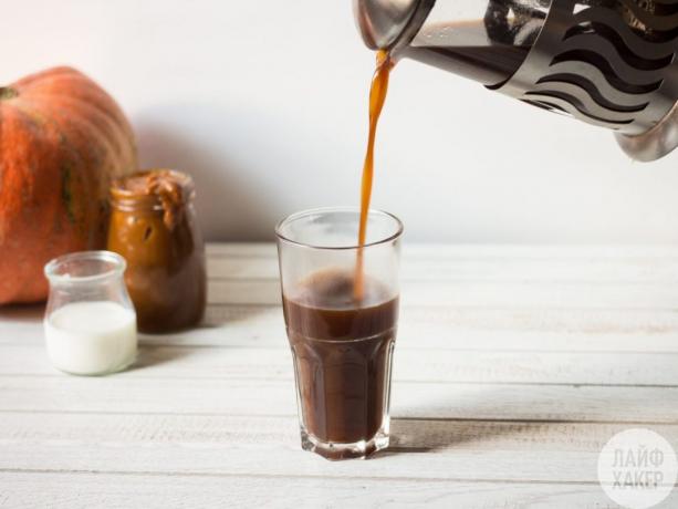Pumpa Latte: brygga kaffe