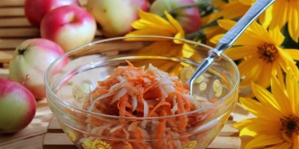 Kronärtskocka recept: Söt sallad med jordärtskocka, äpple och morot