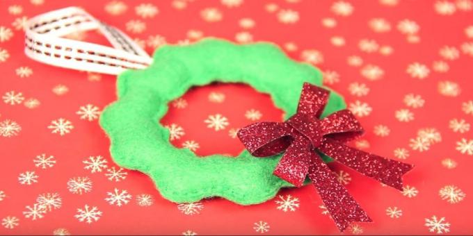Jul leksaker med sina egna händer: Sy och dekorera leksak båge