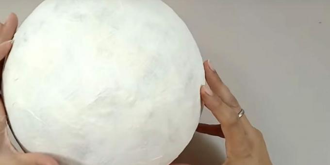 DIY-lampa: limma hela bollen