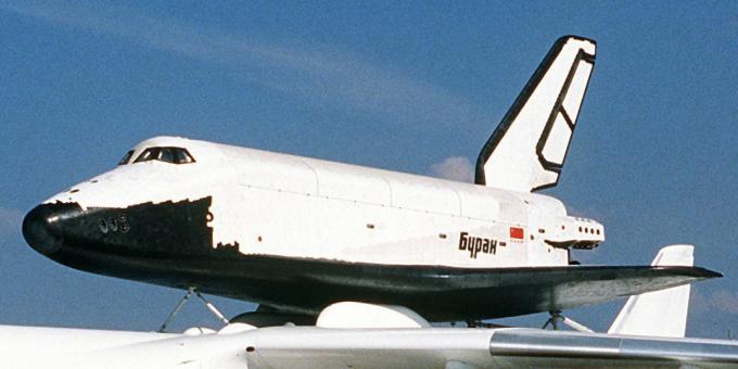 "Buran" vid flygutställningen i Le Bourget, 1989