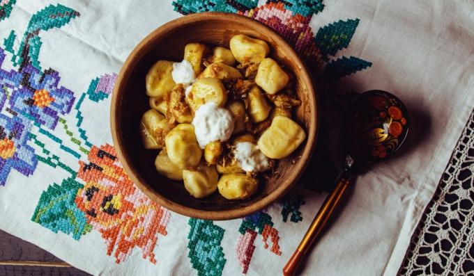 Dumplings med lök och knäck