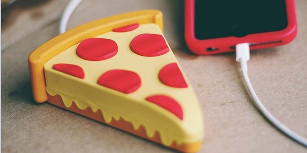 Extern batteri i form av pizza