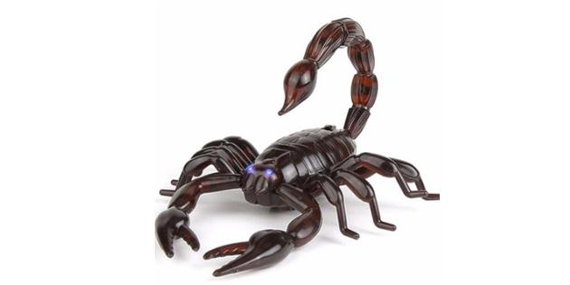practical jokes den 1 april: Scorpion på fjärrkontrollen