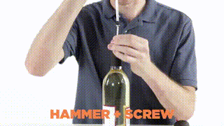 hur man öppnar en flaska vin: en hammare och en skruv